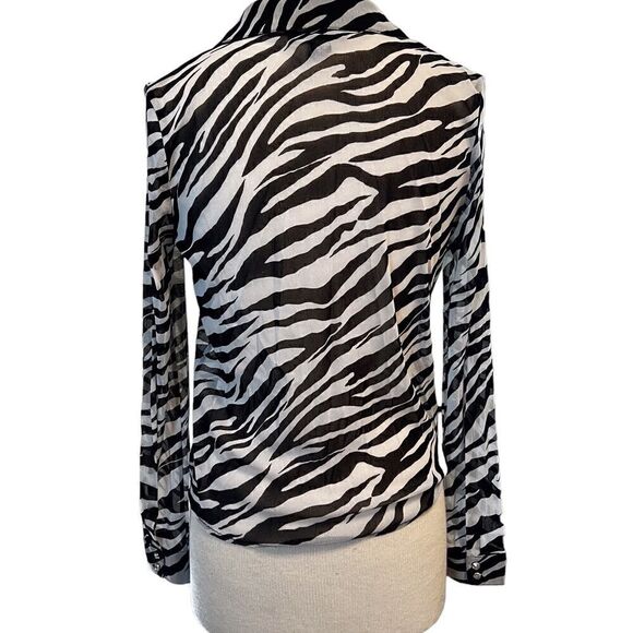 I N C  || Animal print blouse. Embellished buttons. - Picture 7 of 10
